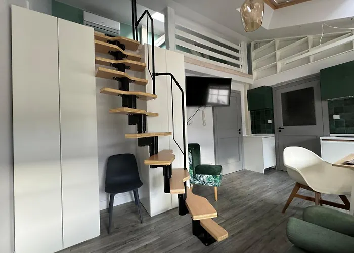 Forest Nook Main Square Loft